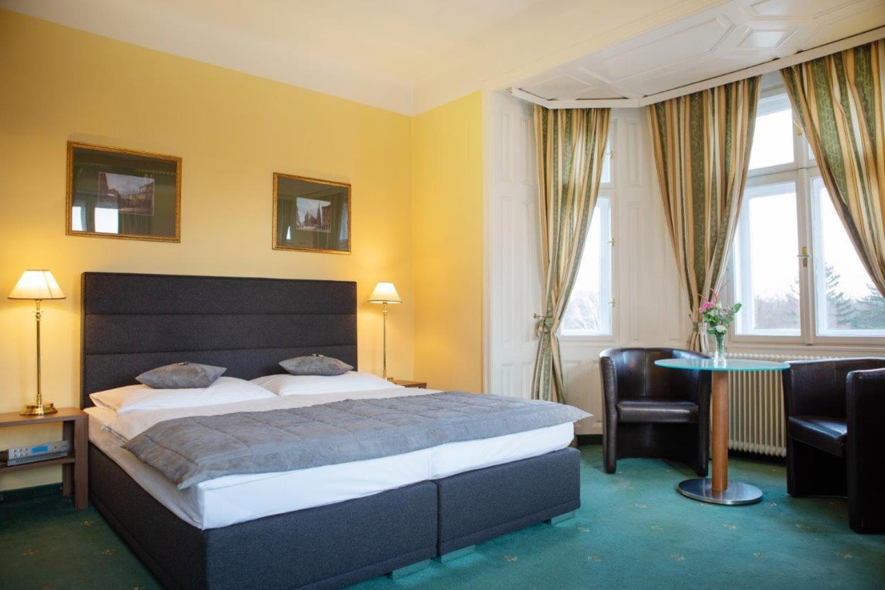 Hotel Bergwirt Schoenbrunn Viena Exterior foto