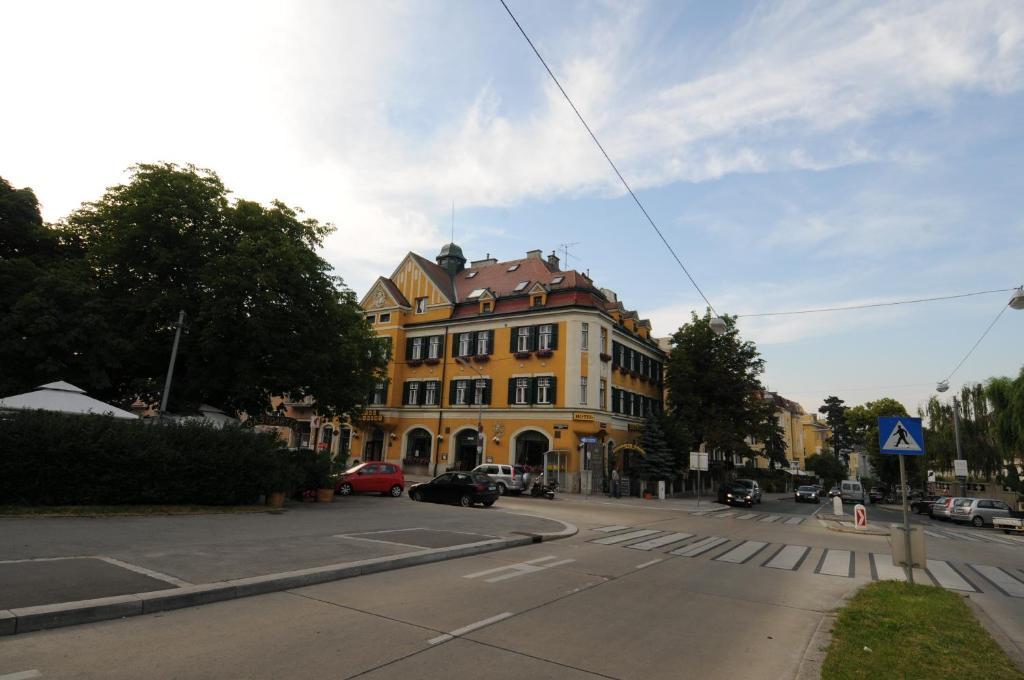 Hotel Bergwirt Schoenbrunn Viena Exterior foto